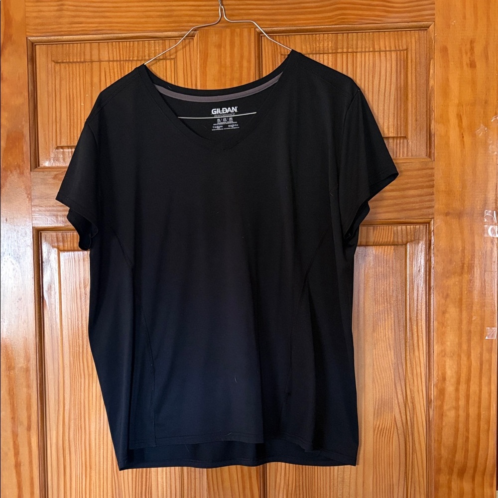 Gildan Women's Classic Black Short Sleeve Tee